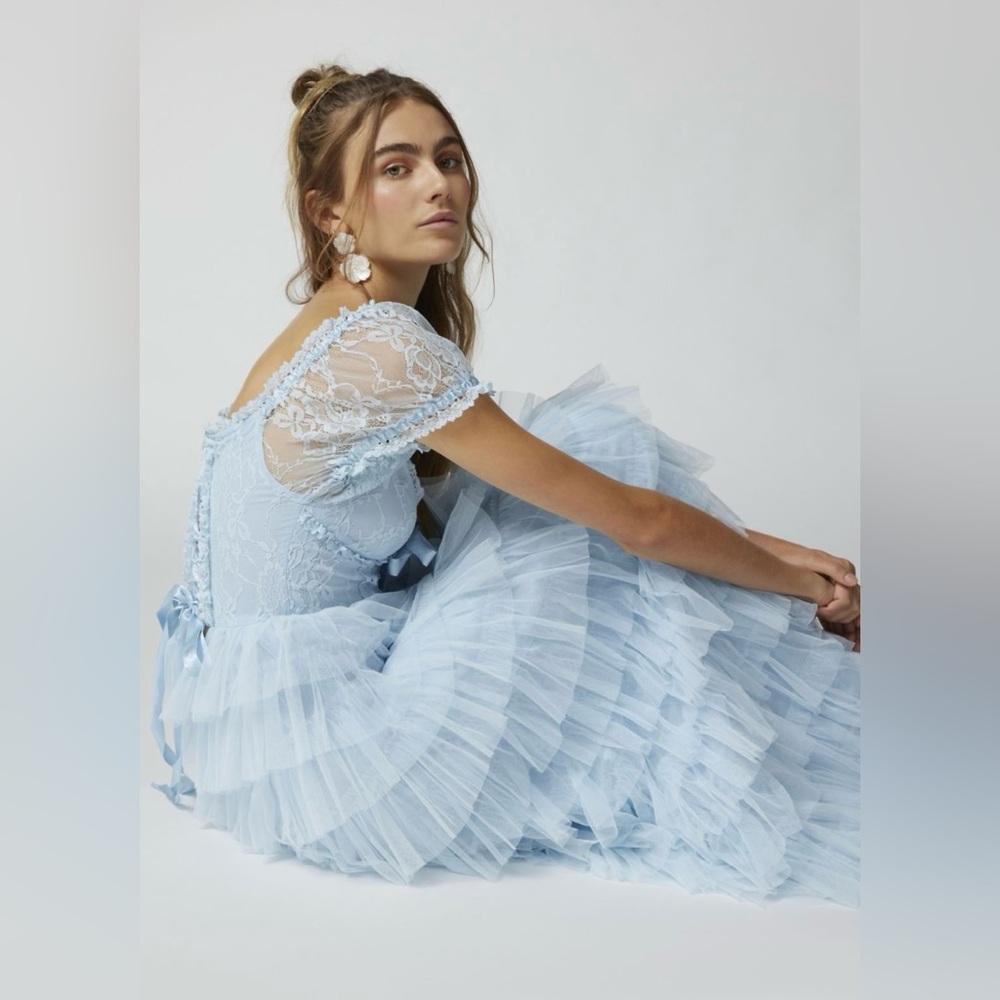 Light Blue Lace Tiered Maxi Formal/Prom/Bridesmaids Dress - size M - Picture 3 of 5